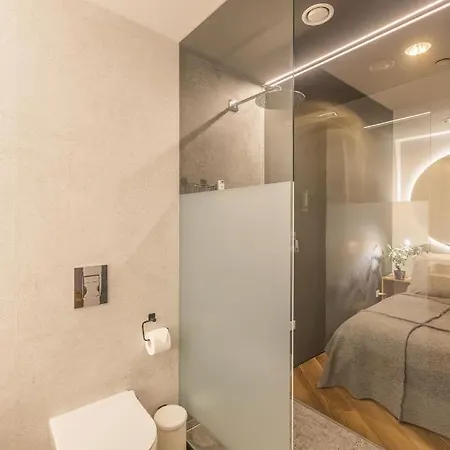 Bast 98 Klimatyzacja Ptak Szpital Matki Polki Mandoria Orientarium Hopalupa - Parking Bezplatny Апартаменты *