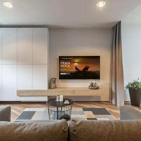 Apartment Bast 98: Klimatyzacja Near Matki Polki Hospital *